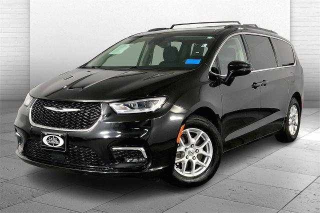2022 Chrysler Pacifica Vehicle Photo in Lees Summit, MO 64086