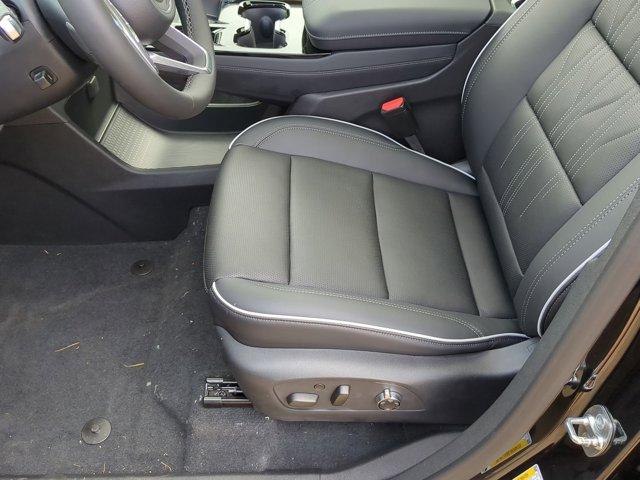 2025 Buick Enclave Vehicle Photo in ALBERTVILLE, AL 35950-0246