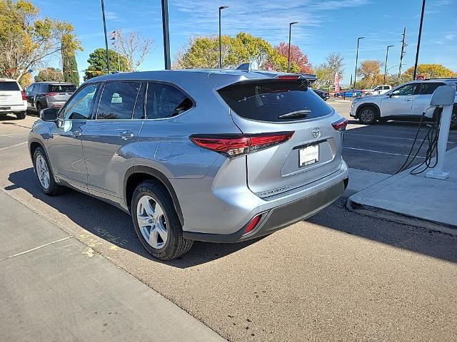 2021 Toyota Highlander LE photo 5