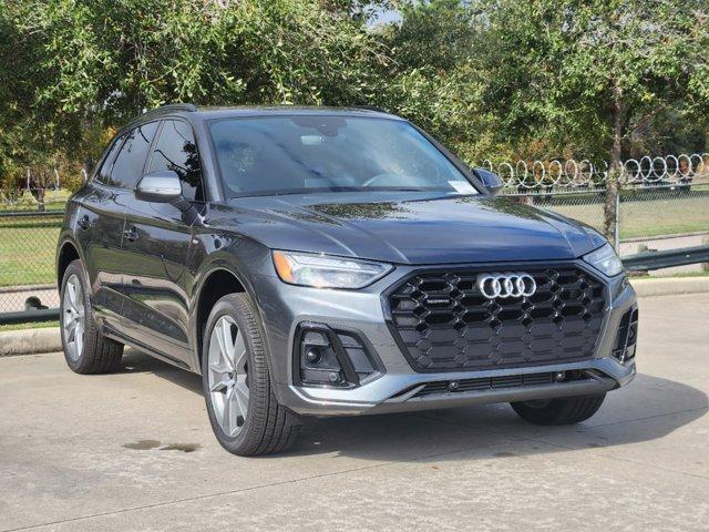 2025 Audi Q5 Vehicle Photo in HOUSTON, TX 77090