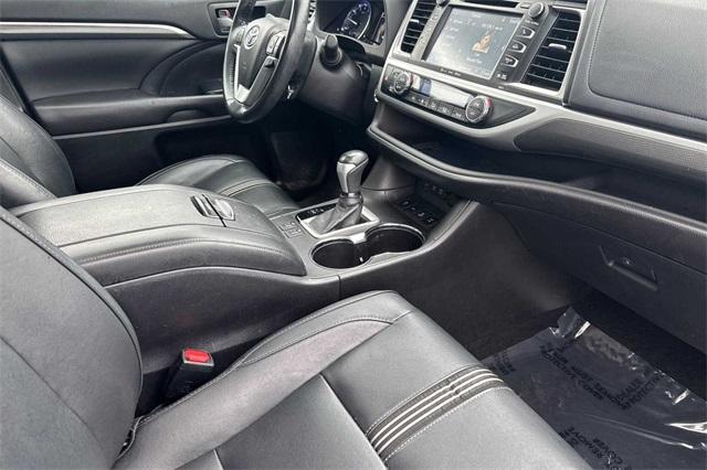 2018 Toyota Highlander Vehicle Photo in ELK GROVE, CA 95757-8703