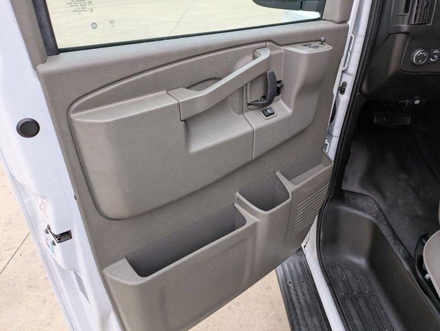 2022 Chevrolet Express Passenger 3500 Vehicle Photo in SELMA, TX 78154-1460