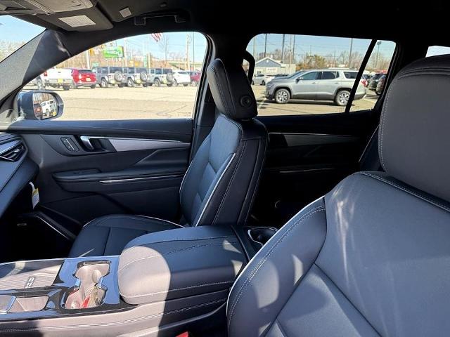2025 Buick Enclave Vehicle Photo in CHICOPEE, MA 01020-5001