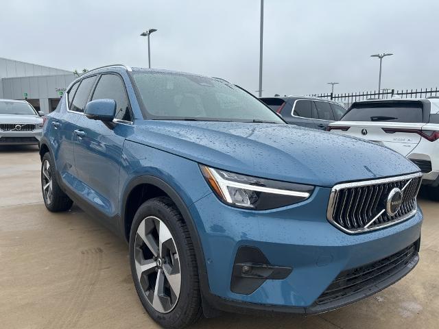 2025 Volvo XC40 Vehicle Photo in Grapevine, TX 76051