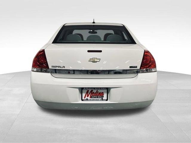 2011 Chevrolet Impala Vehicle Photo in MEDINA, OH 44256-9631