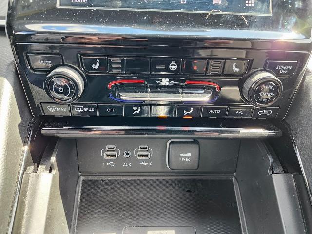 2023 Jeep Grand Cherokee L Vehicle Photo in GREEN BAY, WI 54304-5303