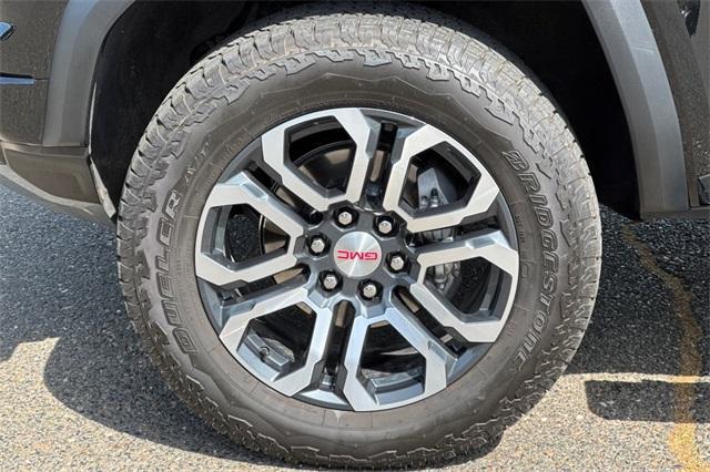 2023 GMC Canyon Vehicle Photo in ELK GROVE, CA 95757-8703