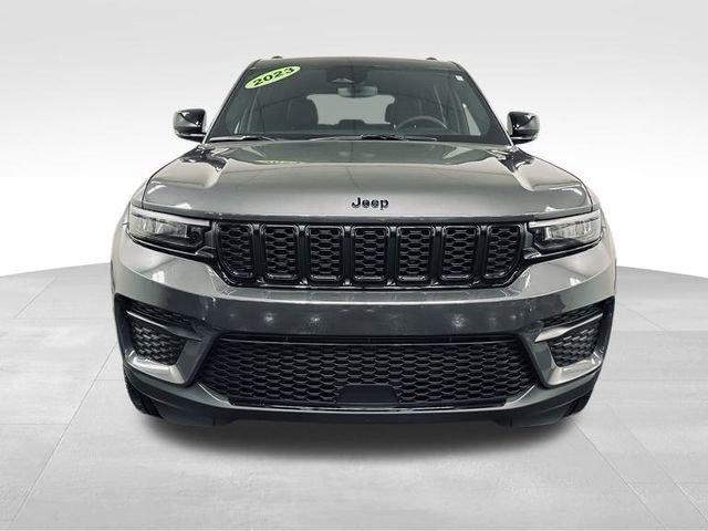 2023 Jeep Grand Cherokee Vehicle Photo in MEDINA, OH 44256-9631
