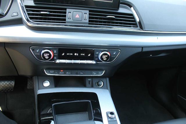 2024 Audi Q5 Vehicle Photo in HOUSTON, TX 77090