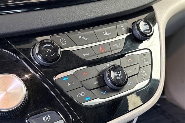 2023 Chrysler Pacifica Vehicle Photo in ELK GROVE, CA 95757-8703