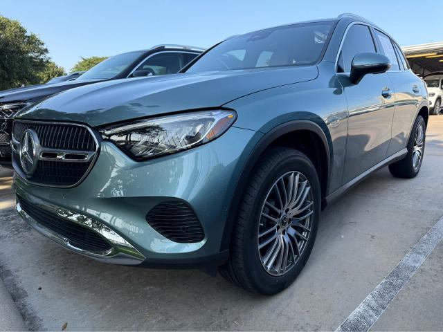 2025 Mercedes-Benz GLC Vehicle Photo in HOUSTON, TX 77079