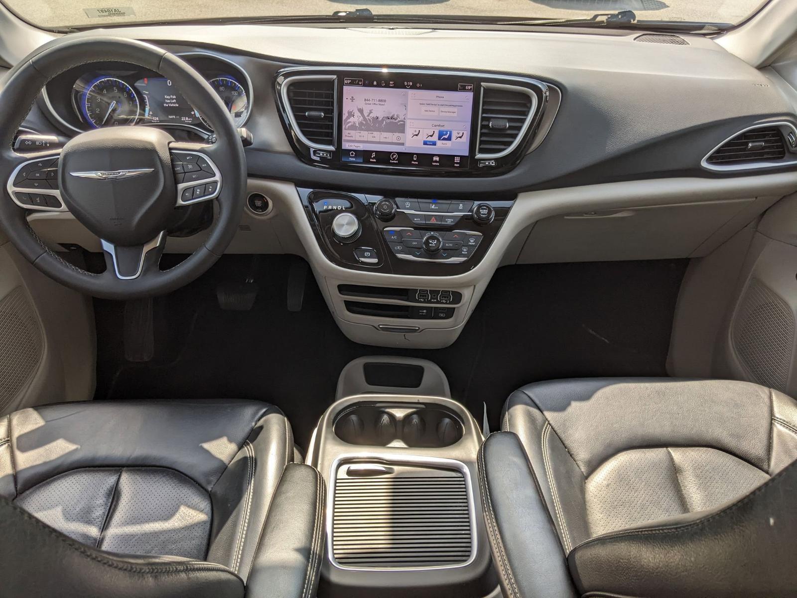 2022 Chrysler Pacifica Vehicle Photo in Seguin, TX 78155