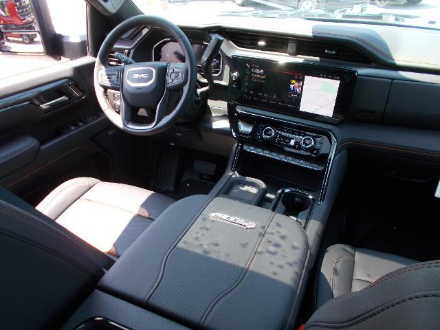 2025 GMC Sierra 2500 HD Vehicle Photo in LOWELL, MA 01852-4336