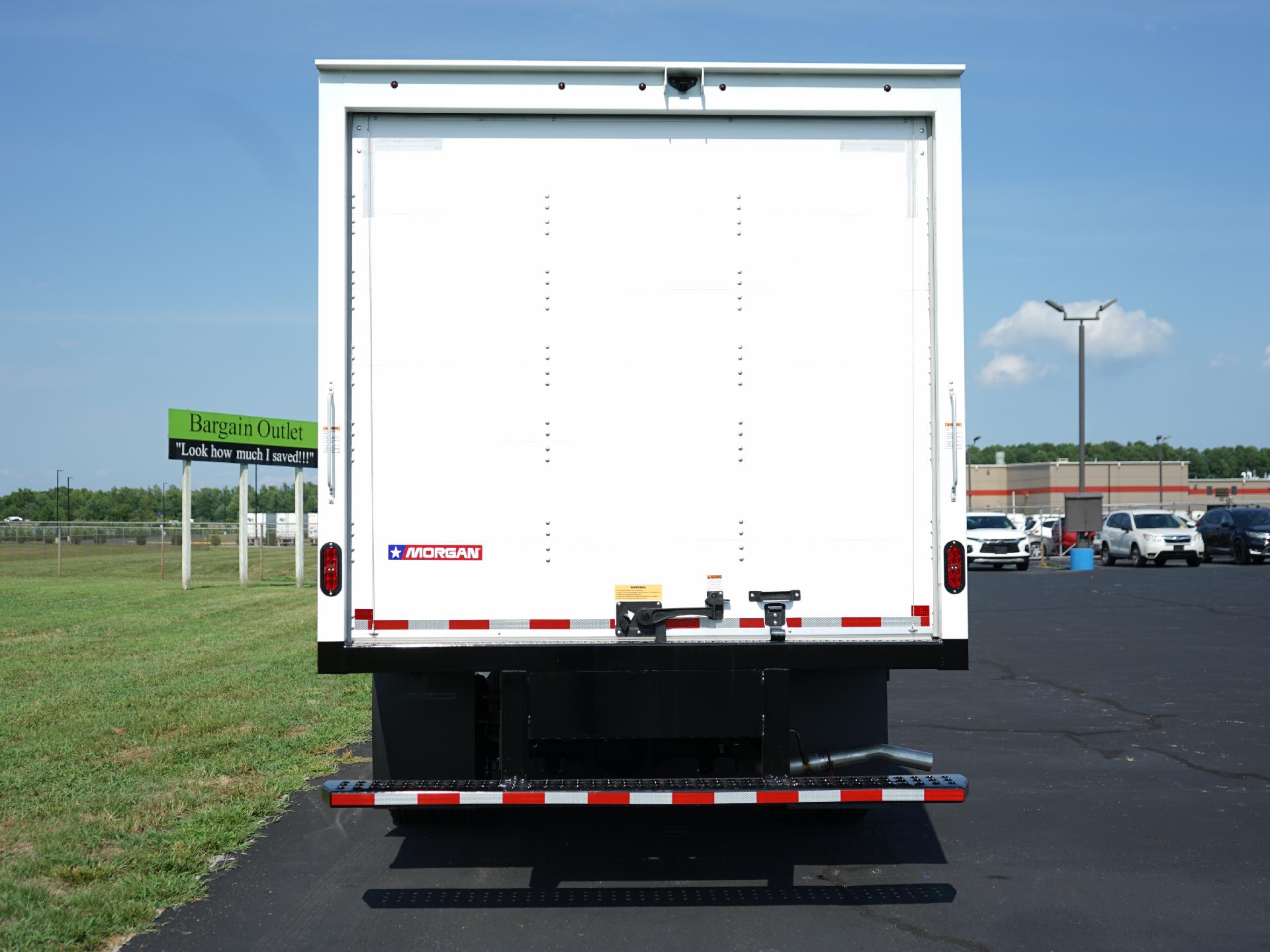 2024 Chevrolet Express Cutaway 3500 Vehicle Photo in SMYRNA, DE 19977-2874