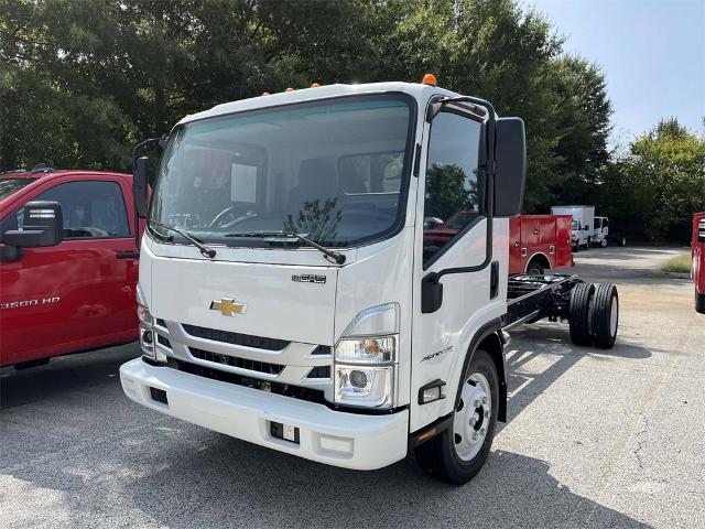 2025 Chevrolet Low Cab Forward 4500 Vehicle Photo in ALCOA, TN 37701-3235