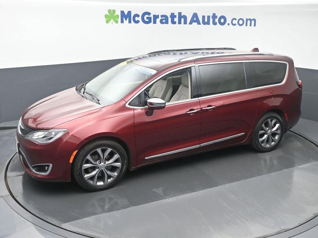 2019 Chrysler Pacifica Vehicle Photo in Marion, IA 52302