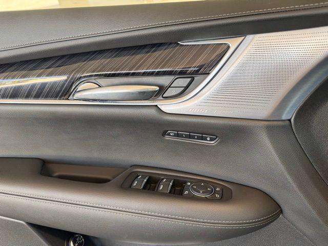 2025 Cadillac XT6 Vehicle Photo in DELRAY BEACH, FL 33483-3294