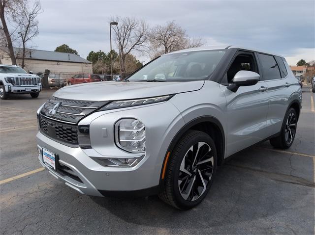 2024 Mitsubishi Outlander Vehicle Photo in AURORA, CO 80012-4011
