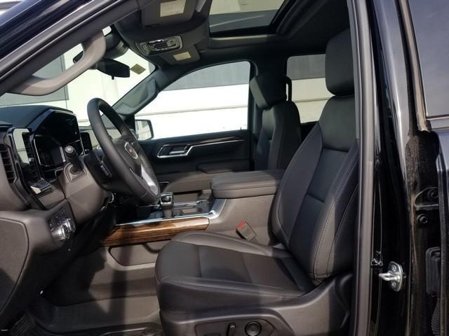 2025 GMC Sierra 1500 Vehicle Photo in ELYRIA, OH 44035-6349