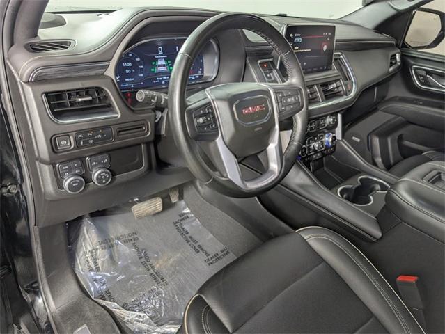2023 GMC Yukon XL Vehicle Photo in ENGLEWOOD, CO 80113-6708