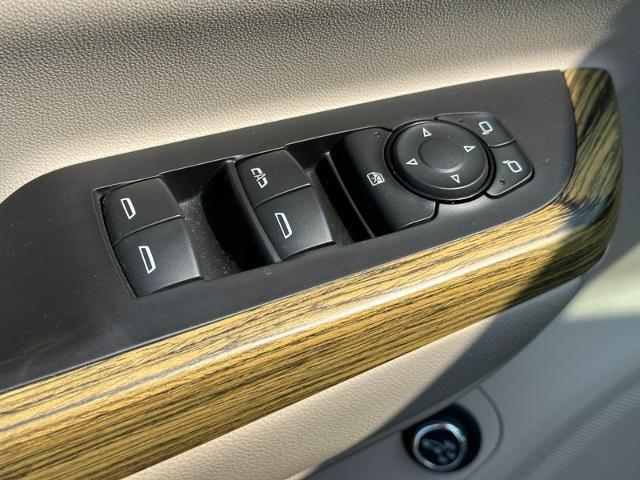 2017 GMC Acadia Vehicle Photo in COLUMBIA, MO 65203-3903