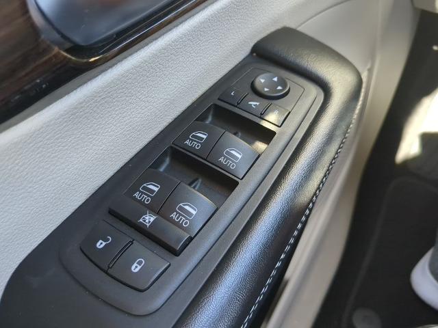 2023 Chrysler Pacifica Vehicle Photo in Brunswick, GA 31525