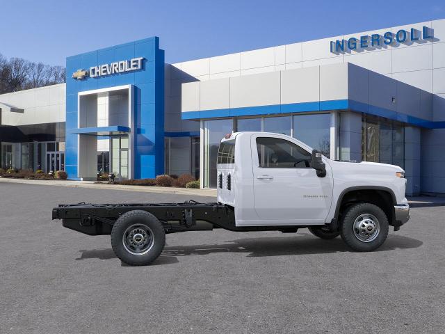 2025 Chevrolet Silverado 3500 HD Chassis Cab Vehicle Photo in DANBURY, CT 06810-5034