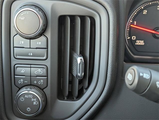 2025 Chevrolet Silverado 2500 HD Vehicle Photo in ENGLEWOOD, CO 80113-6708