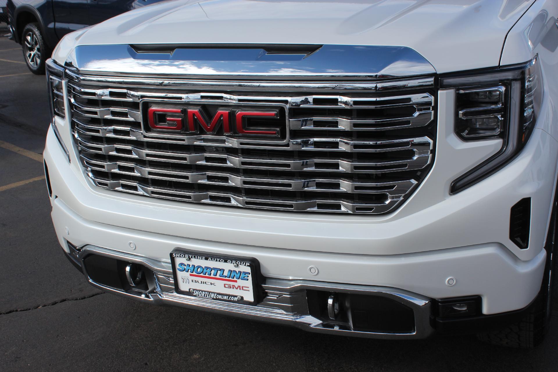 2025 GMC Sierra 1500 Vehicle Photo in AURORA, CO 80012-4011