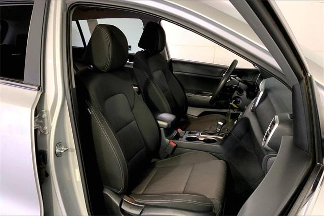 2021 Kia Sportage Vehicle Photo in Lees Summit, MO 64086