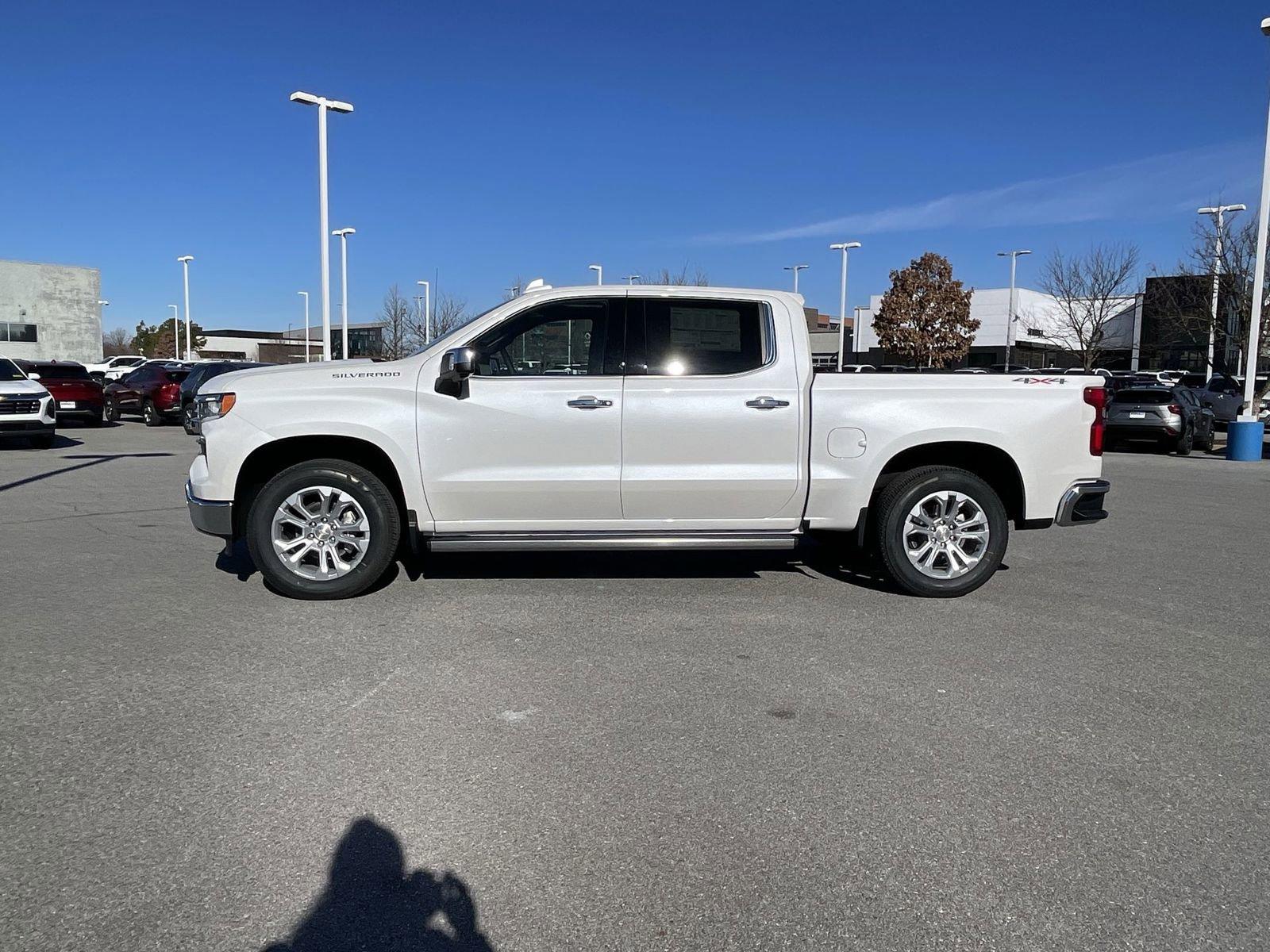 2025 Chevrolet Silverado 1500 Vehicle Photo in BENTONVILLE, AR 72712-4322