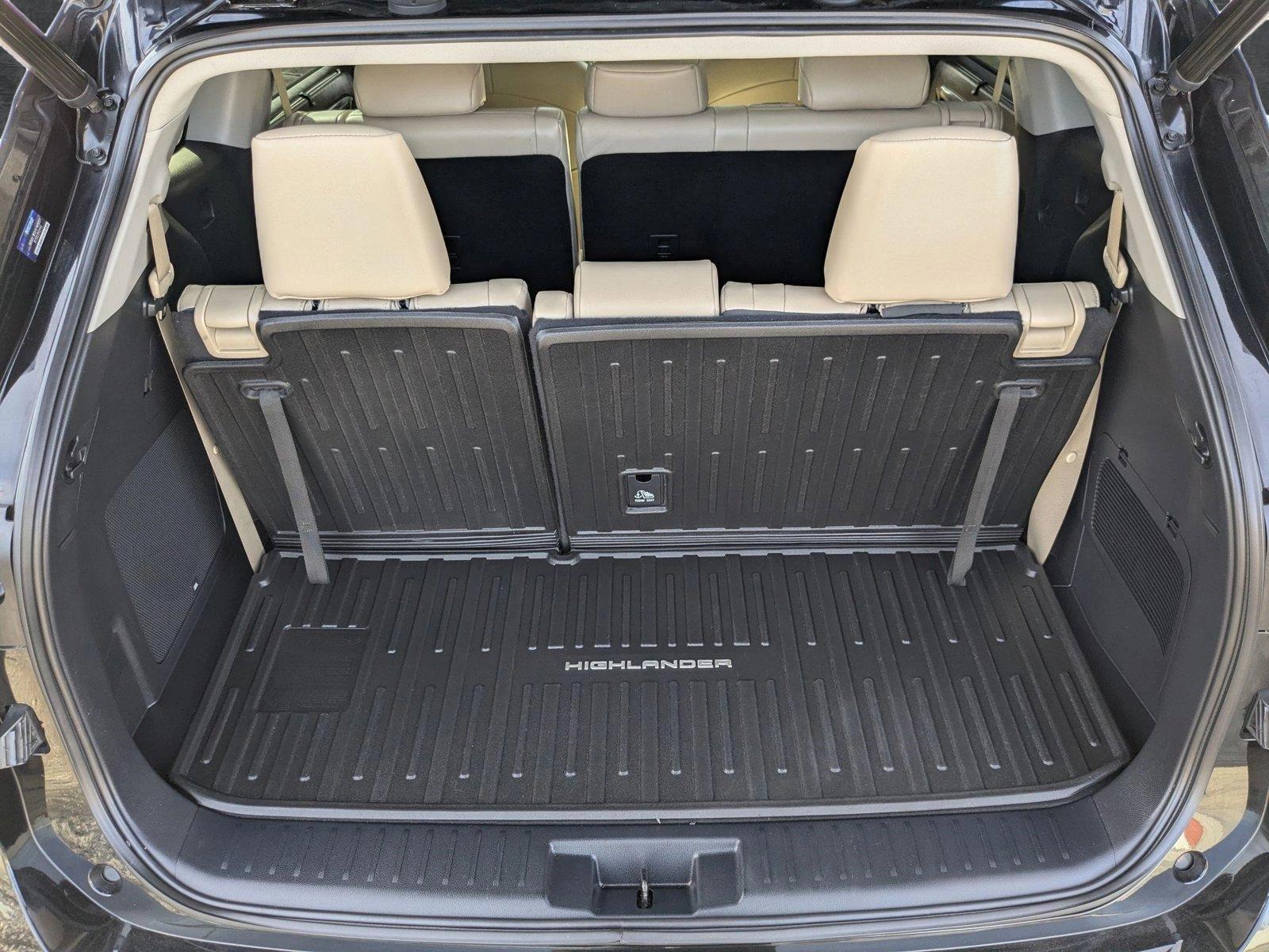 2022 Toyota Highlander Vehicle Photo in Spokane, WA 99201