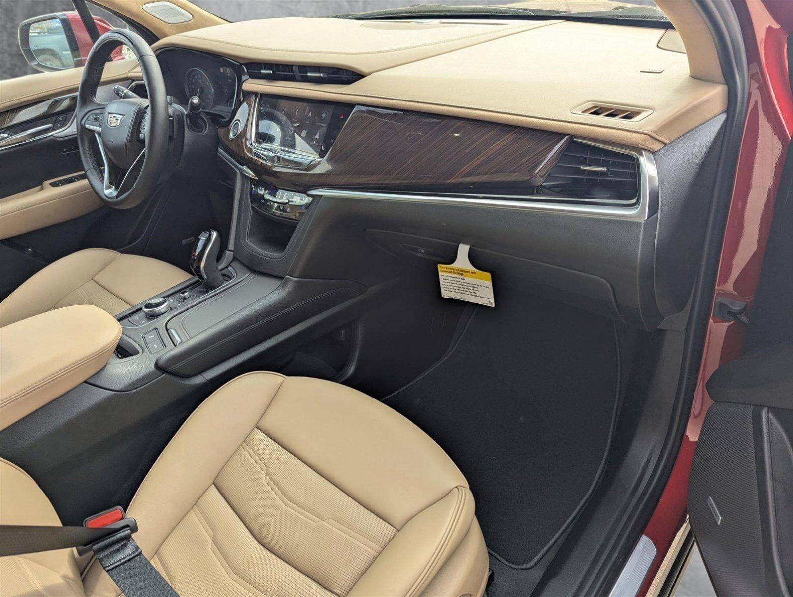 2025 Cadillac XT6 Vehicle Photo in CORPUS CHRISTI, TX 78412-4902