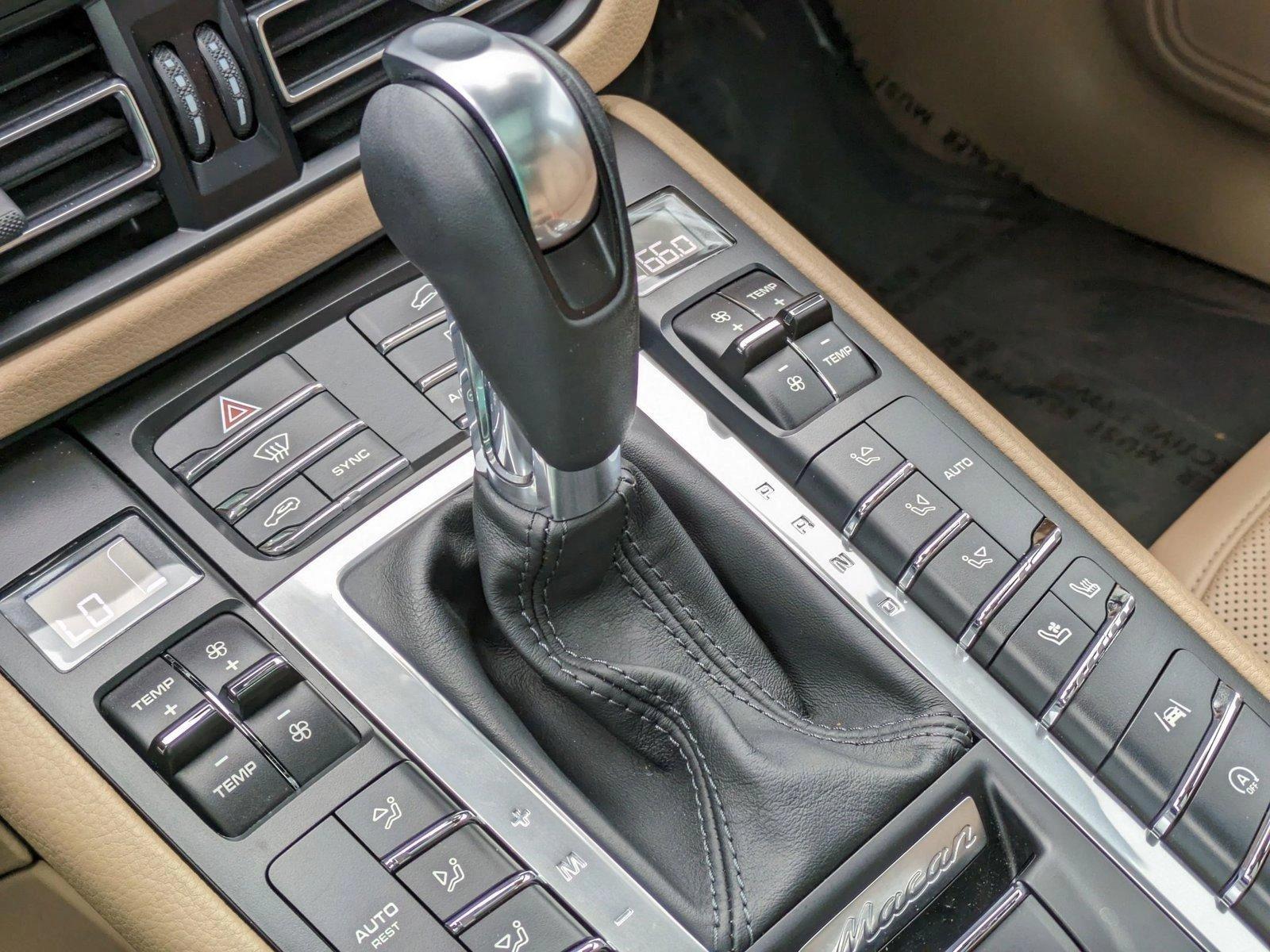 2021 Porsche Macan Vehicle Photo in Bethesda, MD 20852