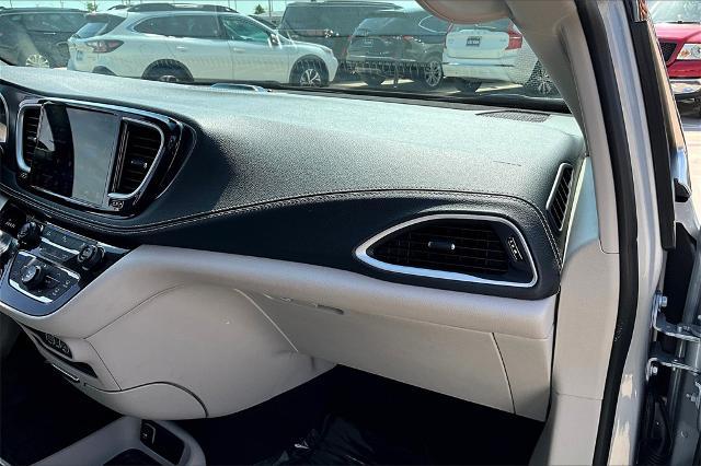 2024 Chrysler Pacifica Vehicle Photo in Grapevine, TX 76051