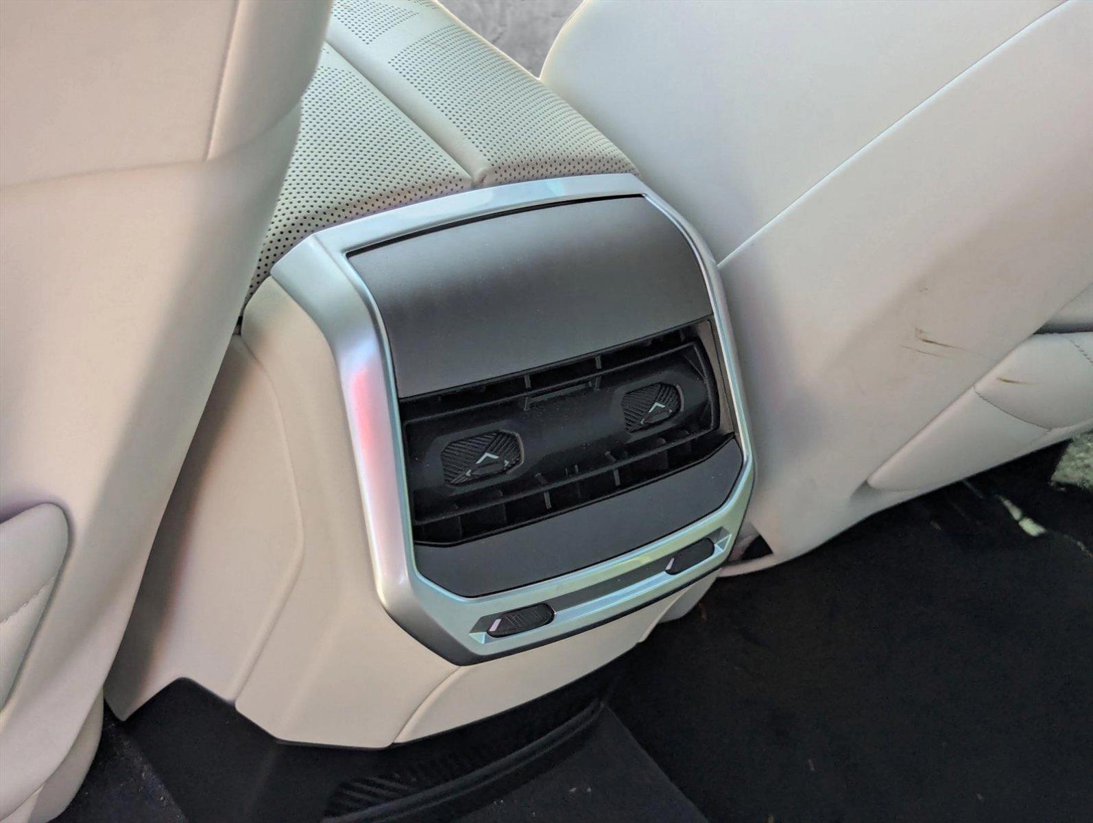 2023 BMW i7 Vehicle Photo in Delray Beach, FL 33444