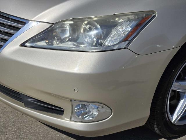 2011 Lexus ES 350 Vehicle Photo in DENTON, TX 76210-9321