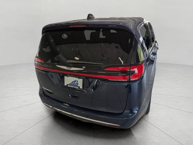 2025 Chrysler Pacifica Vehicle Photo in Oshkosh, WI 54901
