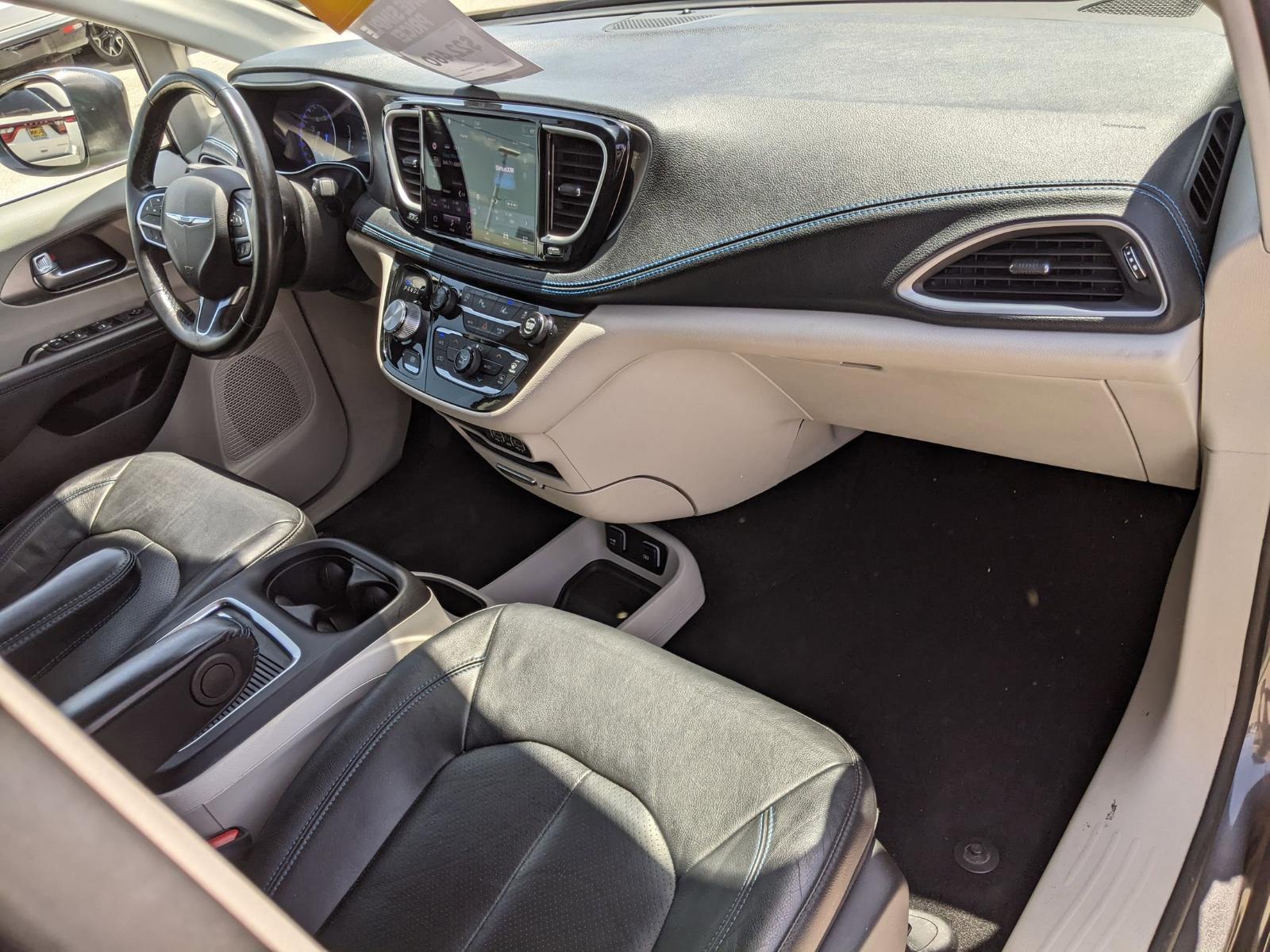 2021 Chrysler Pacifica Vehicle Photo in Seguin, TX 78155