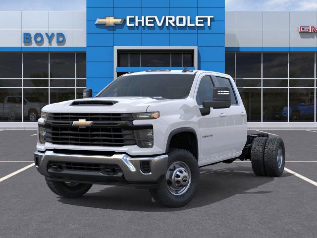 2025 Chevrolet Silverado 3500 HD Chassis Cab Vehicle Photo in EMPORIA, VA 23847-1235