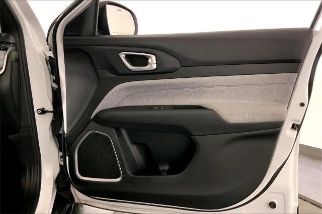 2023 Jeep Compass Vehicle Photo in Lees Summit, MO 64086