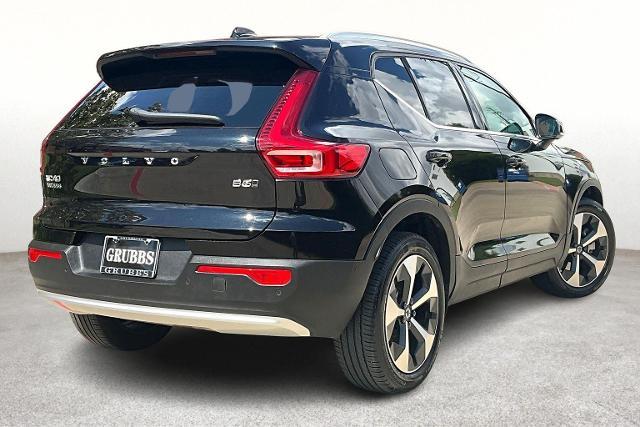 2025 Volvo XC40 Vehicle Photo in Houston, TX 77007