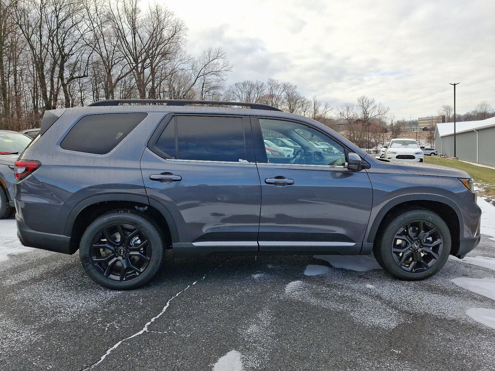 2025 Honda Pilot Vehicle Photo in Harrisburg, PA 17111