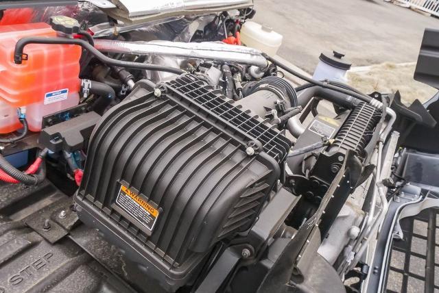 2023 Chevrolet Silverado Chassis Cab Vehicle Photo in VENTURA, CA 93003-8585