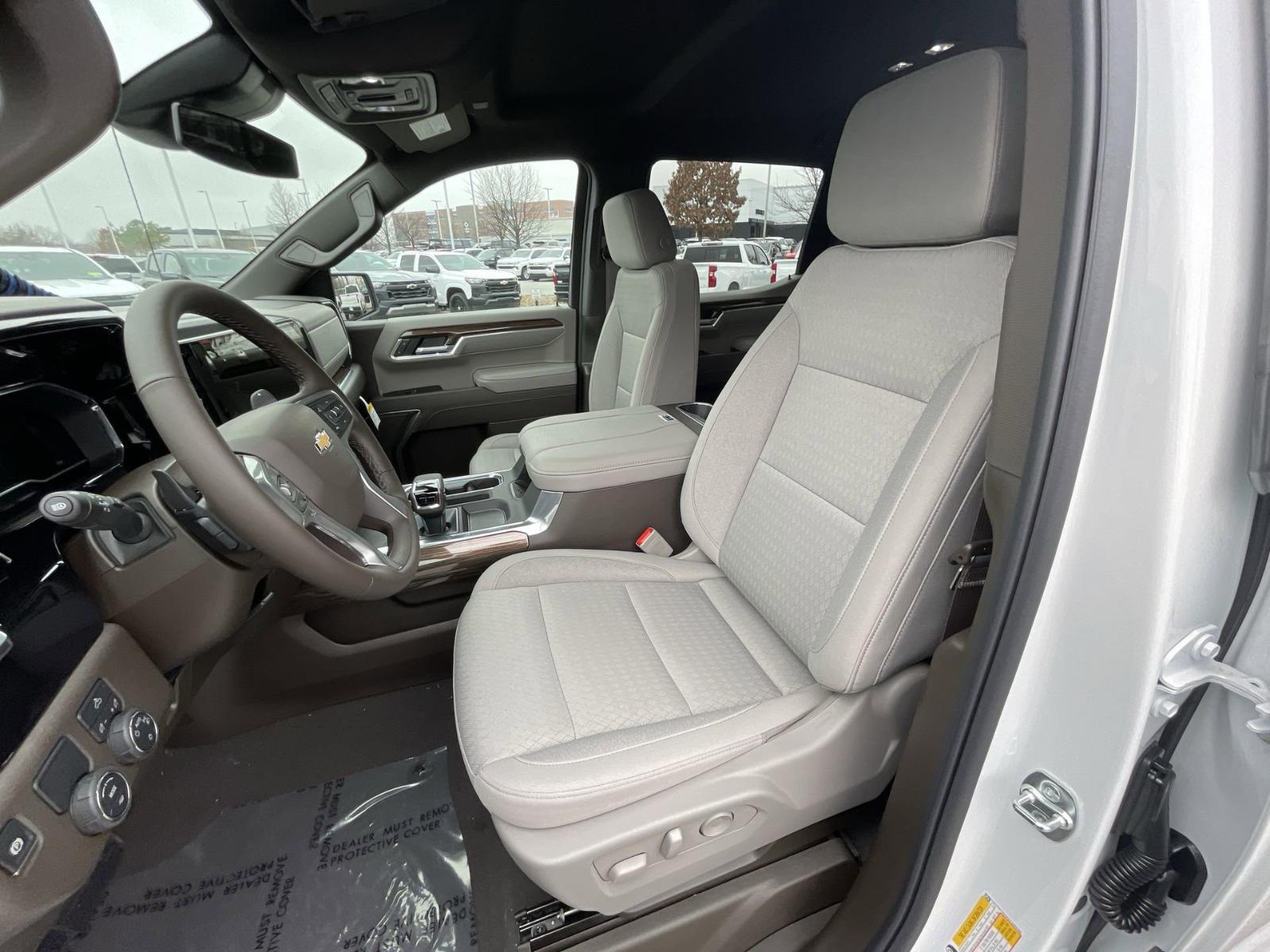 2025 Chevrolet Silverado 1500 Vehicle Photo in BENTONVILLE, AR 72712-4322