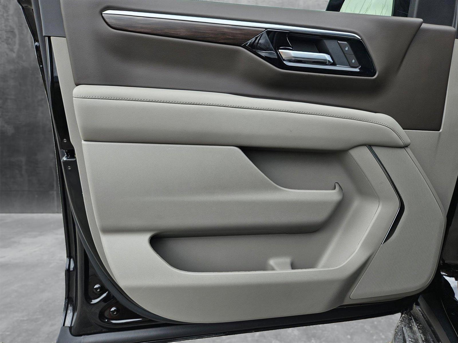 2025 Chevrolet Suburban Vehicle Photo in AUSTIN, TX 78759-4154