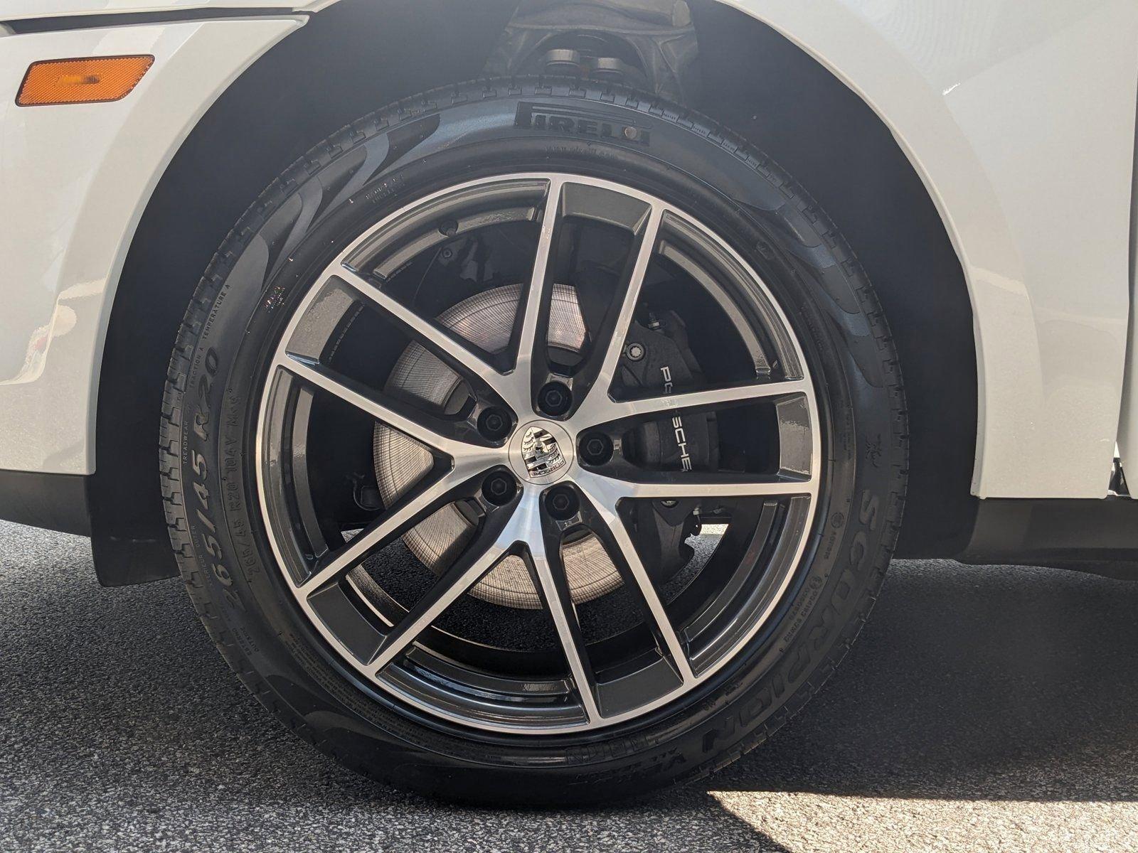 2025 Porsche Macan Vehicle Photo in Towson, MD 21204