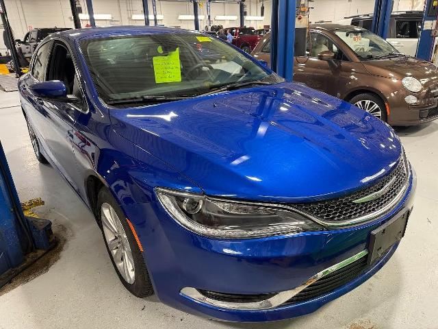 2015 Chrysler 200 Vehicle Photo in Kaukauna, WI 54130