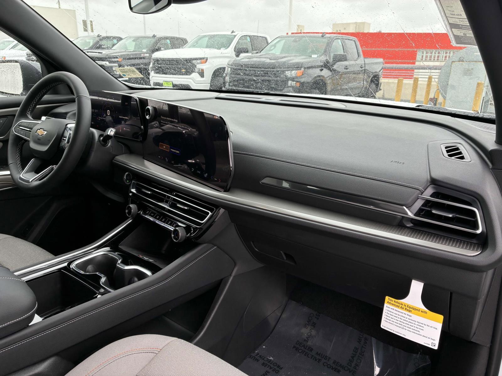 2025 Chevrolet Traverse Vehicle Photo in LOS ANGELES, CA 90007-3794