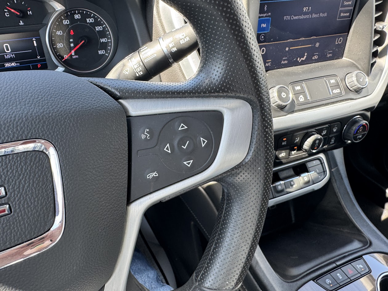 2023 GMC Acadia Vehicle Photo in BOONVILLE, IN 47601-9633